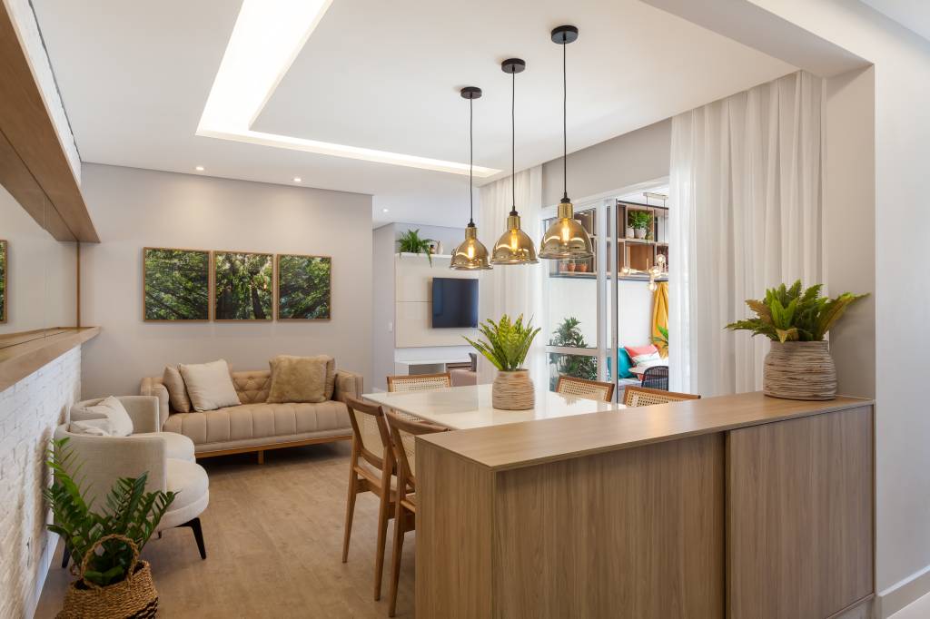 varanda-de-apartamento-tem-serralheria-preta-nichos-rede-amarela-rmv-interiores-13-jantar Varanda de apartamento tem serralheria preta com nichos e rede amarela. Projeto de RMV Interiores.